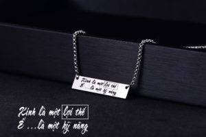 dây chuyền thẻ chữ nhật inox khắc laze