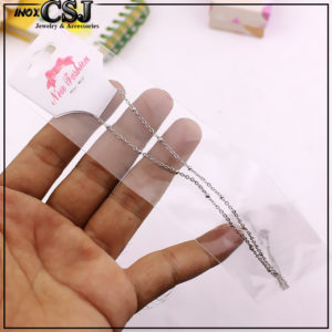 bao bì vào dây chuyền để trưng bày