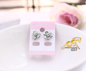 bông tai nữ inox cỏ 3 lá may mắn