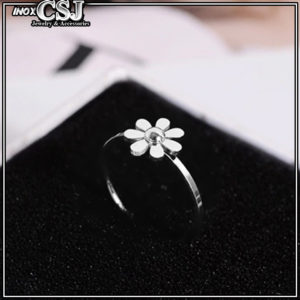 CSJ chuyên bán bỏ sỉ nhẫn titan hoa cuc màu trắng đẹp giá rẻ ,Nhẫn titan hoa cúc màu trắng xĩnh xắn giá rẻ nhất thị trường