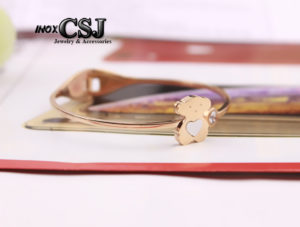 Vòng tay nữ titan con gấu cẩm xà cừ mạ vàng hồng đẹp giá tốt