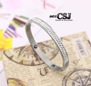 trang sức Công Sang chuyên bán sỉ vòng tay nữ titan, cung cấp sỉ vòng tay titan cao cấp thòi trang Hàn Quốc,