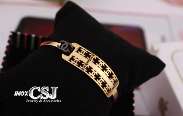 Vòng tay titan chữ CC chanel mạ vàng hồng đẹp giá tốt tại Công Sang Shop
