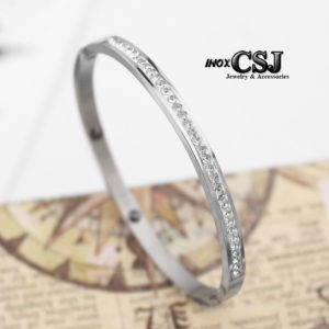 Vòng tay titan nữ màu trắng đính 1 hàng xoàn cực đep BH vĩnh viễn không đen