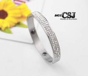 Trang sức titan CSJ chuyên bán sỉ vòng tay titan đính đá , đinh xoàn cực đẹp phong cách hàn Quốc giá sỉ rẻ nhất thị trường HCM,