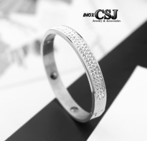 Trang sức titan CSJ chuyên bán sỉ vòng tay titan đính đá , đinh xoàn cực đẹp phong cách hàn Quốc giá sỉ rẻ nhất thị trường HCM,