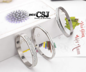 Trang sức titan CSJ chuyên bán sỉ vòng tay titan đính đá , đinh xoàn cực đẹp phong cách hàn Quốc giá sỉ rẻ nhất thị trường HCM,