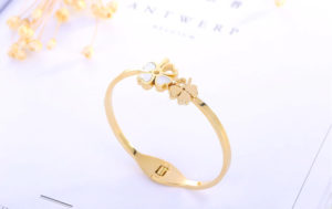 Vòng tay titan cỏ 4 lá may mắn mạ vàng thời trang Hàn Quốc