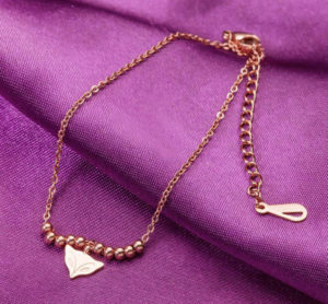 lắc chân nữ titan con cao hồ ly màu vàng hồng