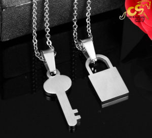 dây chuyền đôi ổ chìa khóa, vòng cổ cặp inox hình chìa khóa ổ khóa