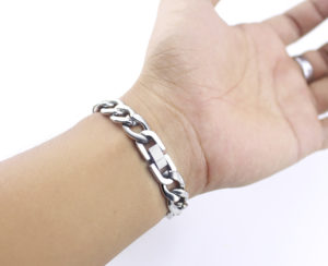 Trang sức nam inox Công Sang chuyên bán lắc tay nam inox kiểu lặc, vòng tay nam inox thời trang Hàn Quốc