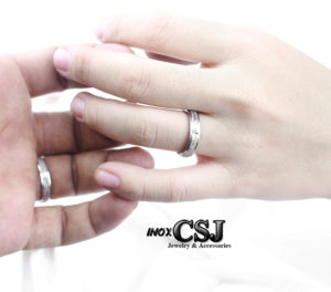 Nhẫn cặp phun cát inox, nhẫn đôi tình nhâninox phun cát đẹp ý nghĩa không đen