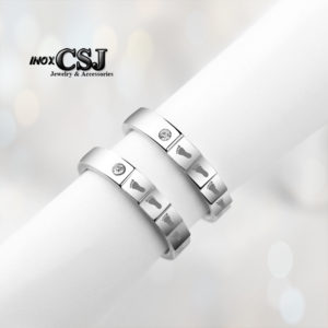 nhẫn đôi inox bàn chân, nhẫn cặp tình nhân hình dâu chân bước độc đáo