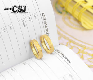 nhẫn đôi inox titan mạ vàng phun cát cao cấp, nhẫn đôi inox đẹp giá rẻ quà tặng ý nghĩa