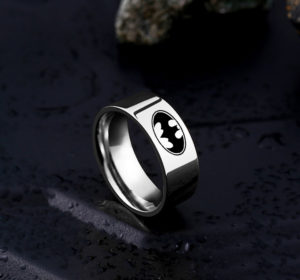 nhẫn nam inox bat man , nhẫn khắc siêu nhân bát man bảng 8mm