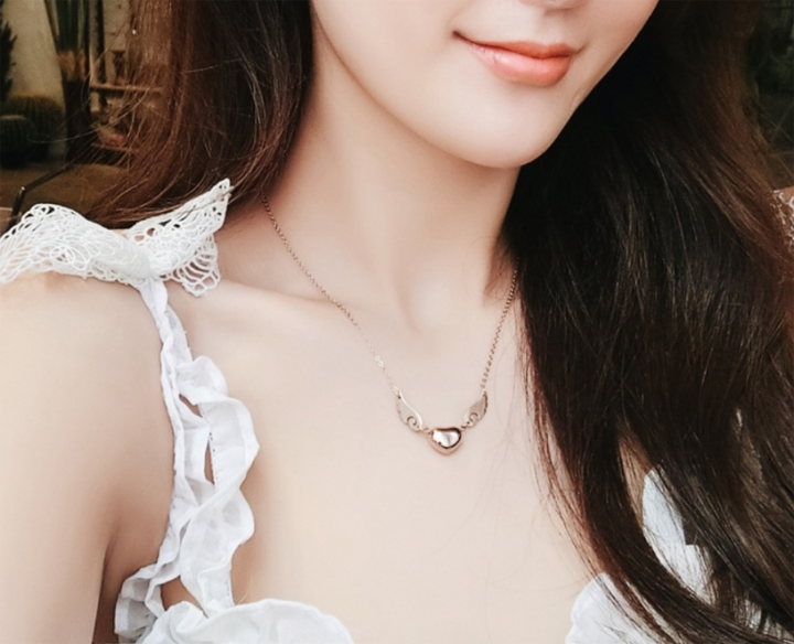 Dây chuyền titan, vòng cổ trái tim cánh thiên thần thời trang hàn Quốc