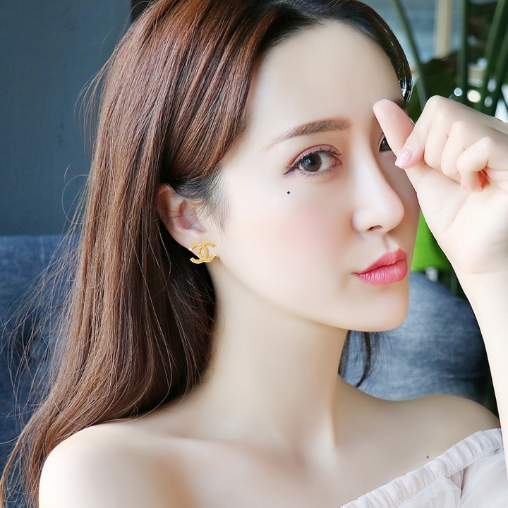Bông tai titan Chanel thời trang Hàn Quốc