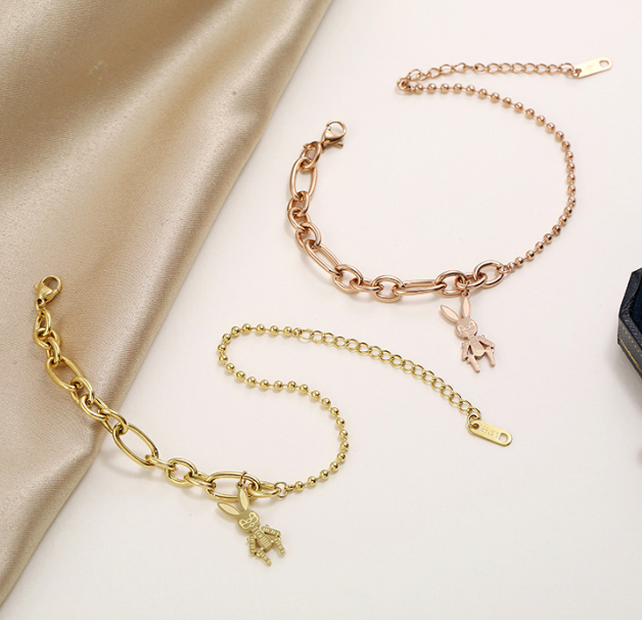 Lắc tay titan con thỏ màu vàng 24k