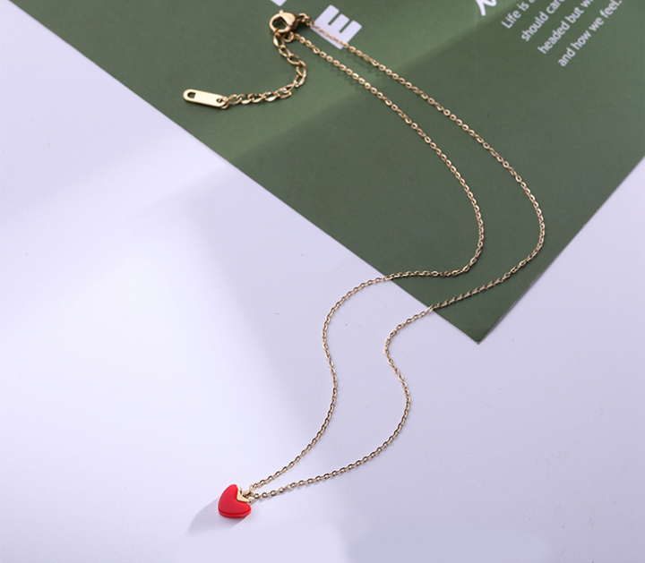 Dây chuyền titan trái tim màu đỏ