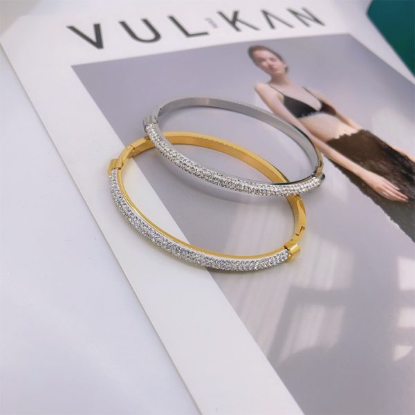 TV144k-Vòng tay inox titan đính kim cương nữa vòng
