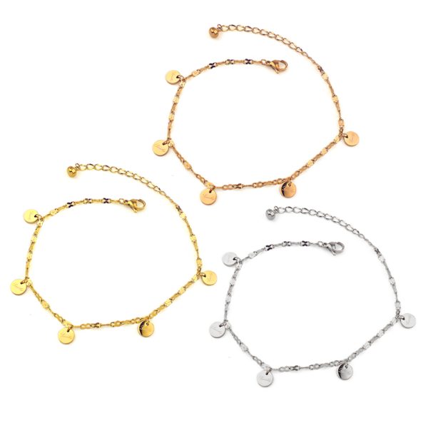 TA422b-Lắc tay nữ titan gắn hình tròn khắc chữ lucky cách điệu