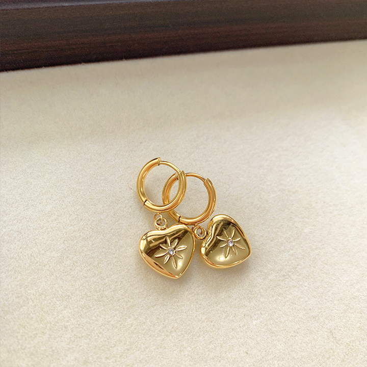 TB044g-Bông tai nữ titan trái tim