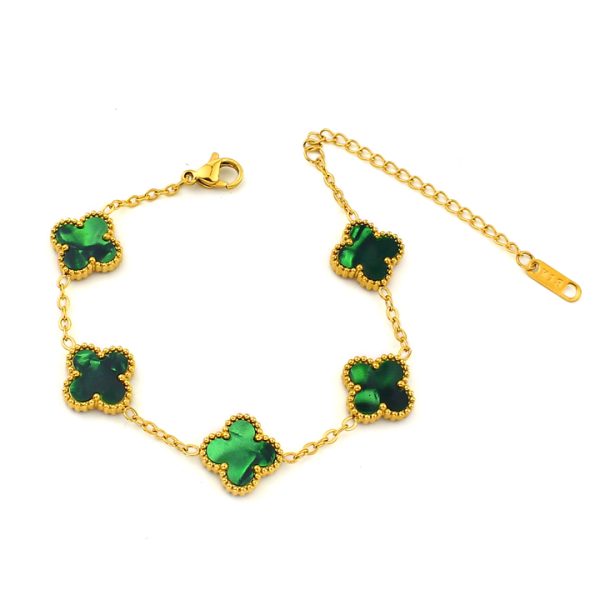 TA485d Lắc tay van cleef hoa 4 cánh nền màu xanh lá