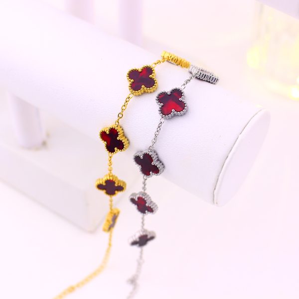 TA490b Lắc tay van cleef hoa 4 cánh nền màu đỏ ruby