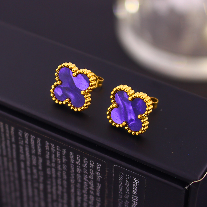 TB293b Bông tai nữ titan van cleef nền màu tím