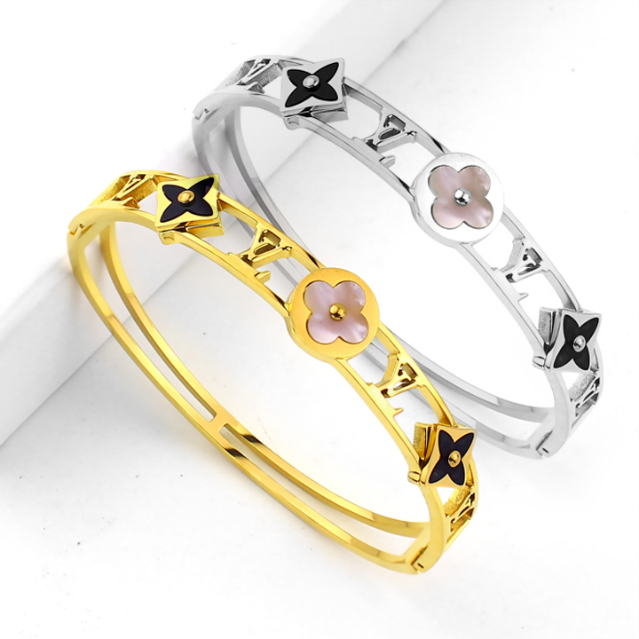 TV213a Vòng tay nữ titan thời trang LV