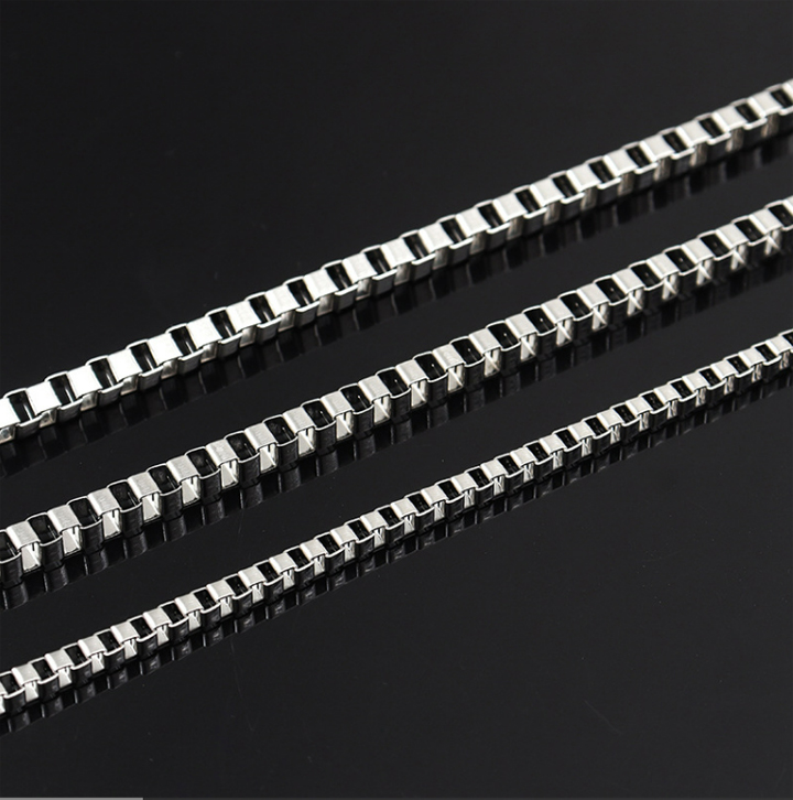 DN198d Dây chuyền inox ô vuông