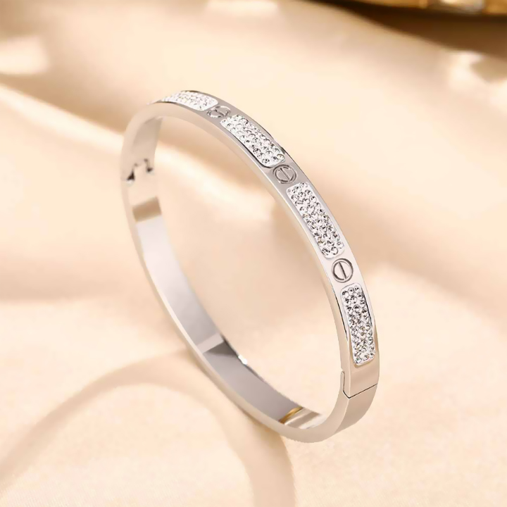 TV222e Vòng tay titan cartier bảng 6mm đính kim