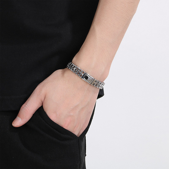 LN178j Lắc tay nam titan 11mm khóa hộp màu thép