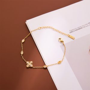 TA304d Lắc tay nữ titan hoa 4 cánh đính đá trắng