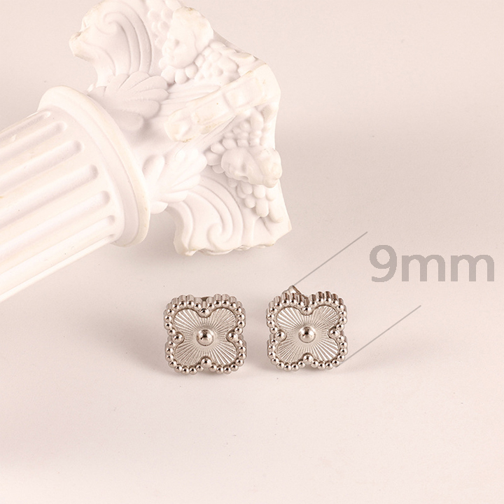 TB310c Bông tai nữ titan hoa 4 cánh van cleef chạm móc máy size 9mm