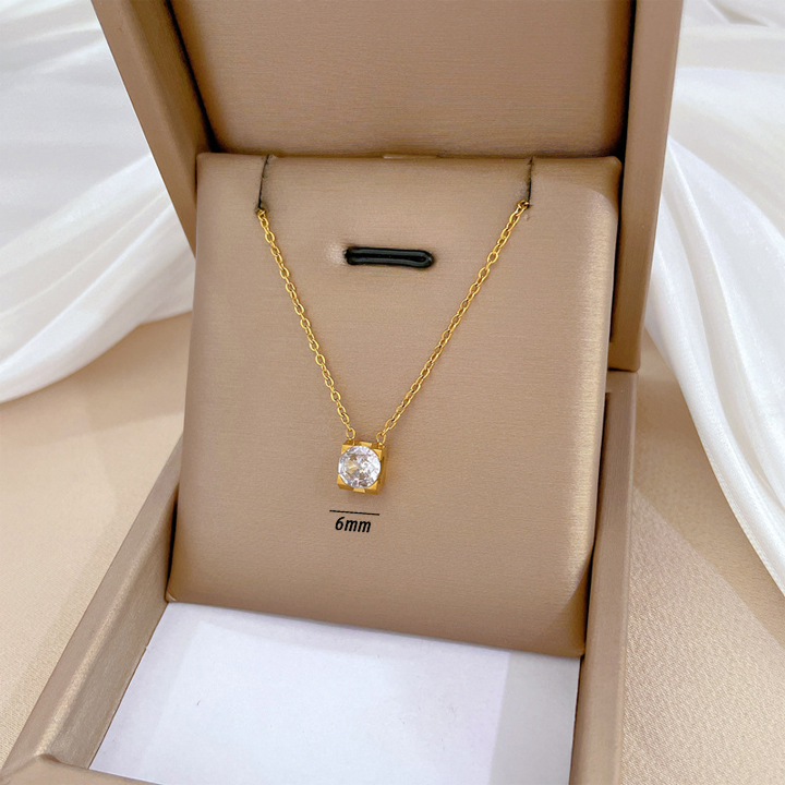 TN031D Dây chuyền titan mặt chấu vuông đính đá tròn