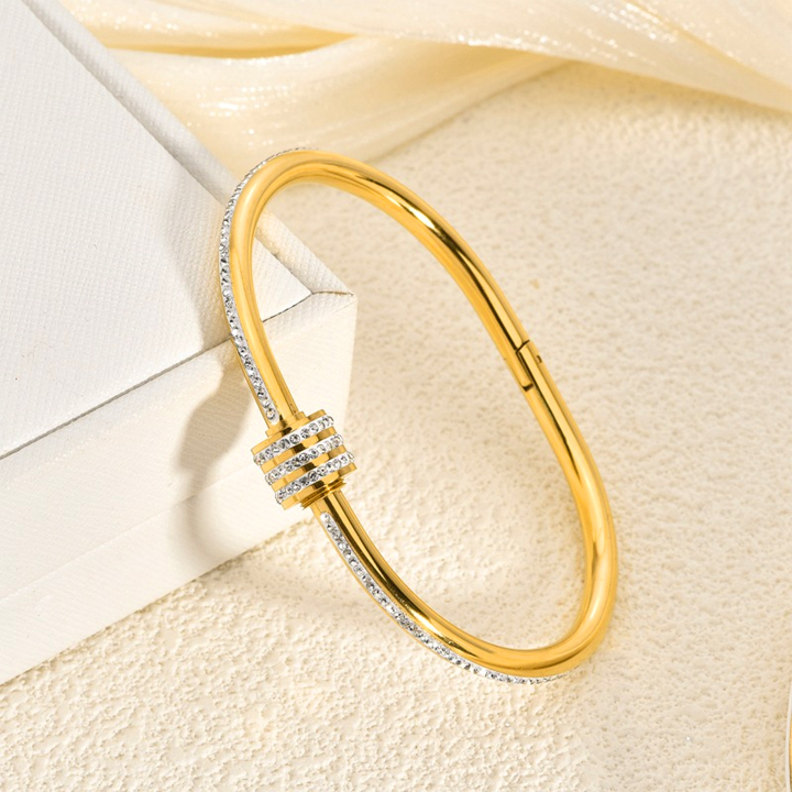 TV152b Vòng tay titan thời trang đính 3 hàng đá