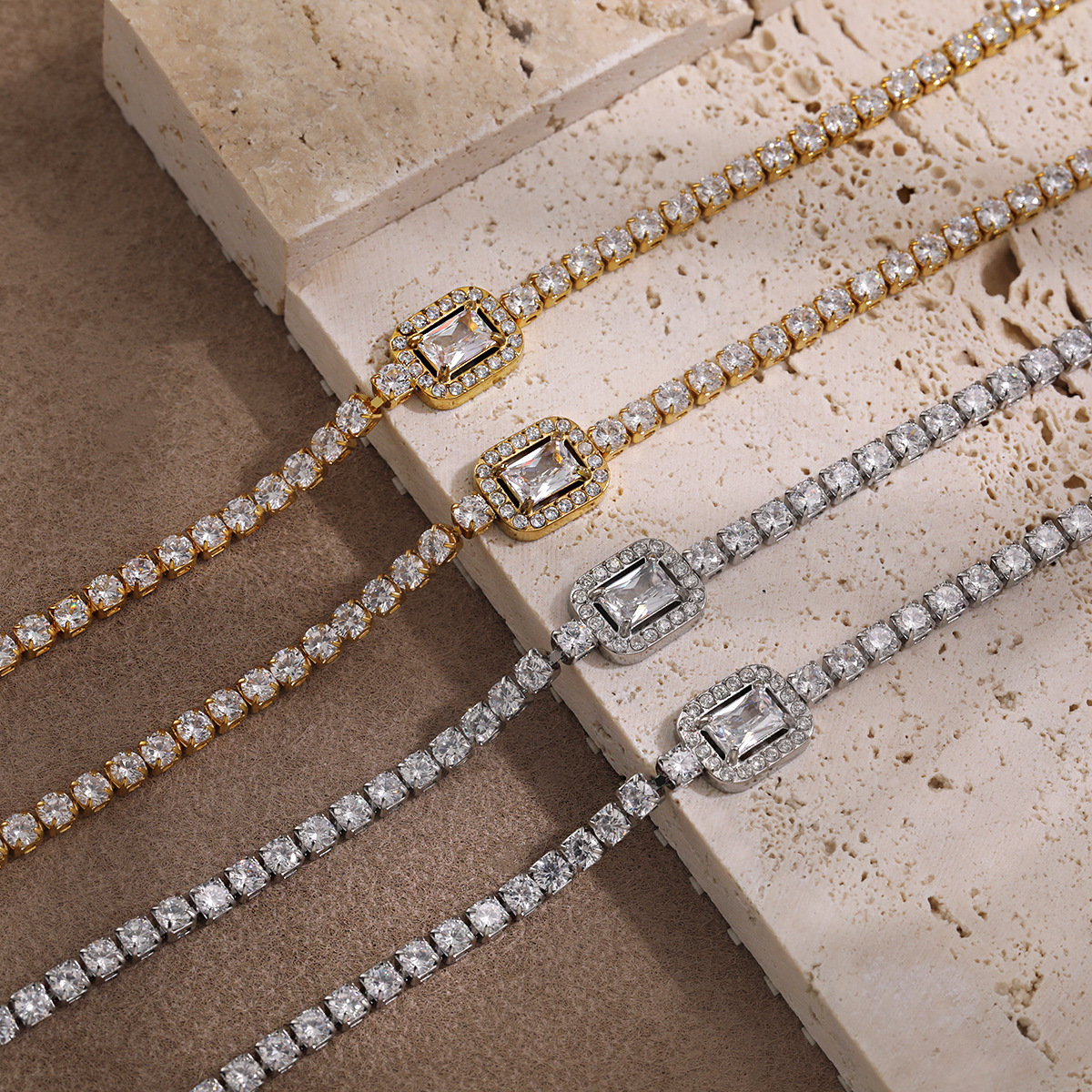 TA101b Lắc tay nữ titan mặt hình chữ nhật đính full kim