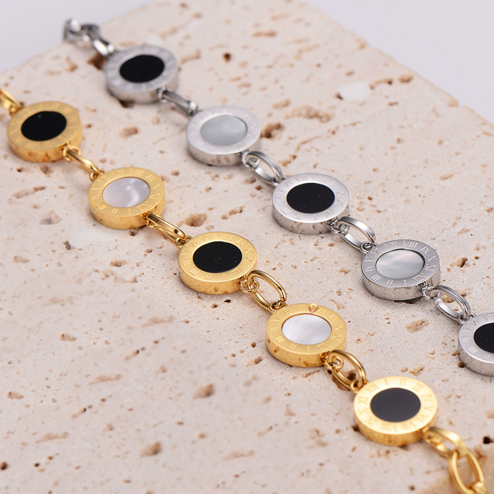 TA128e Lắc tay nữ titan mặt tròn số la mã cách điệu