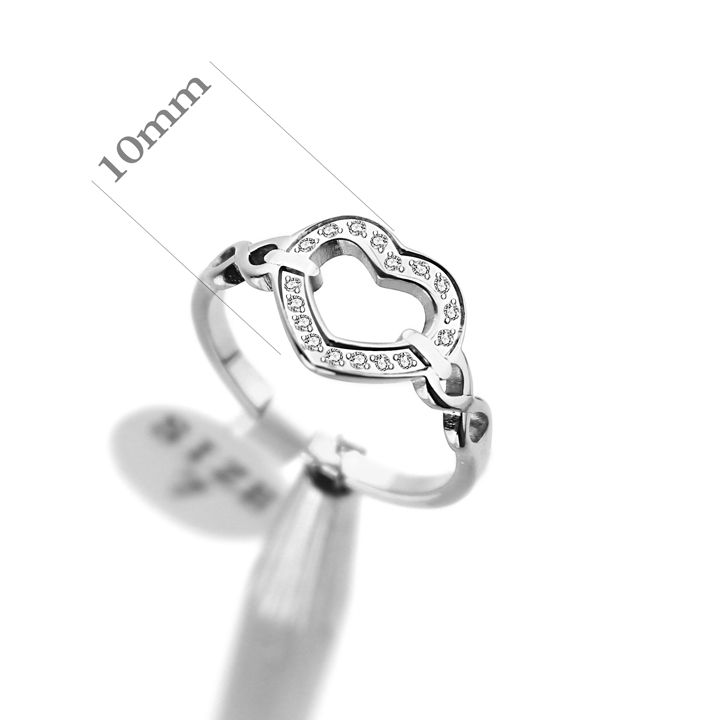 TC346b Nhẫn nữ titan trái tim đính full kim tấm