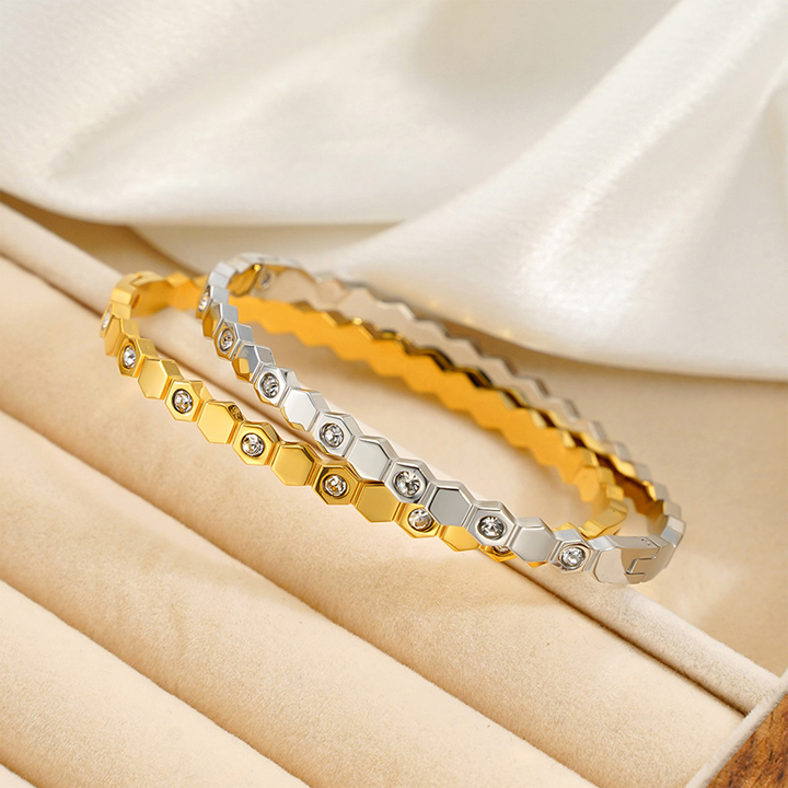 TV124f Vòng tay titan họa tiết tổ ong