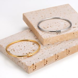 TV208a Vòng tay nữ titan trơn mặt chủ ống tròn 3 sọc chạm