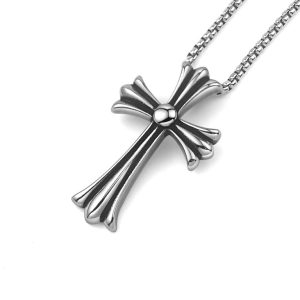 MD040a Mặt dây chuyền nam thép titan chrome heart