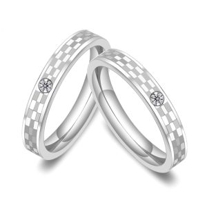 NC057a Nhẫn cặp đôi Titan họa tiết caro