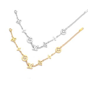 TA258 Lắc tay titan thời trang LV