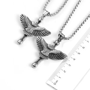 MD005a Mặt dây chuyền nam titan hình con chim đại bàng