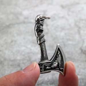 MD009d Mặt dây chuyền titan hình chiếc rìu Viking
