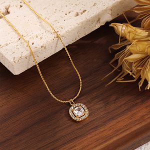 TN916b Dây chuyền titan mặt hình vuông đinh đá