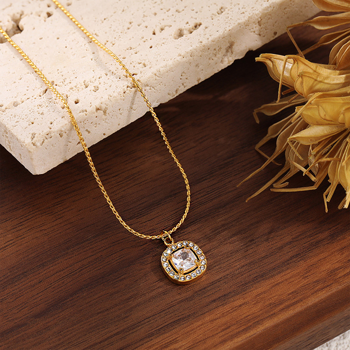 TN916b Dây chuyền titan mặt hình vuông đinh đá