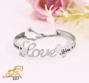 vòng tay nữ chữ love inox đẹp không đen